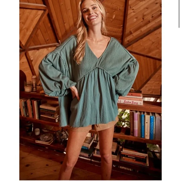 NEW Oversized Baby Doll Ballon Sleeves V-Neckline Top - Picture 3 of 14